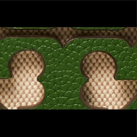 SOLD‼️ LEATHER PHONE CROSSBODY - Picture 12 of 13